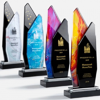 Crystal Award for Employees Engraved Trophy